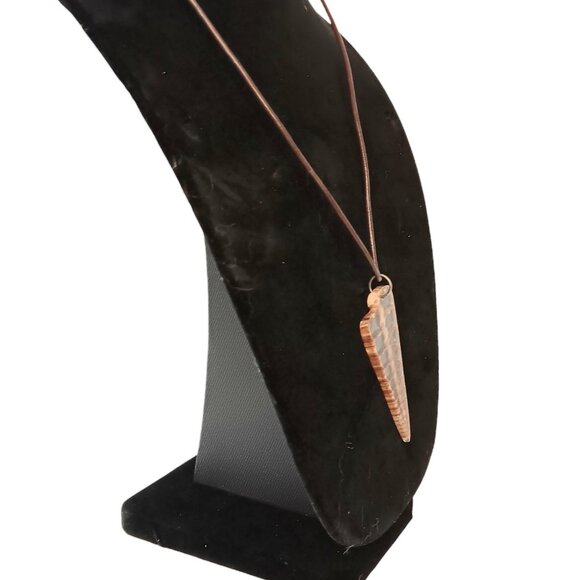 Center Cut Telescopium Shell Pendant Necklace Resin Filled Brown Natural - Picture 2 of 5